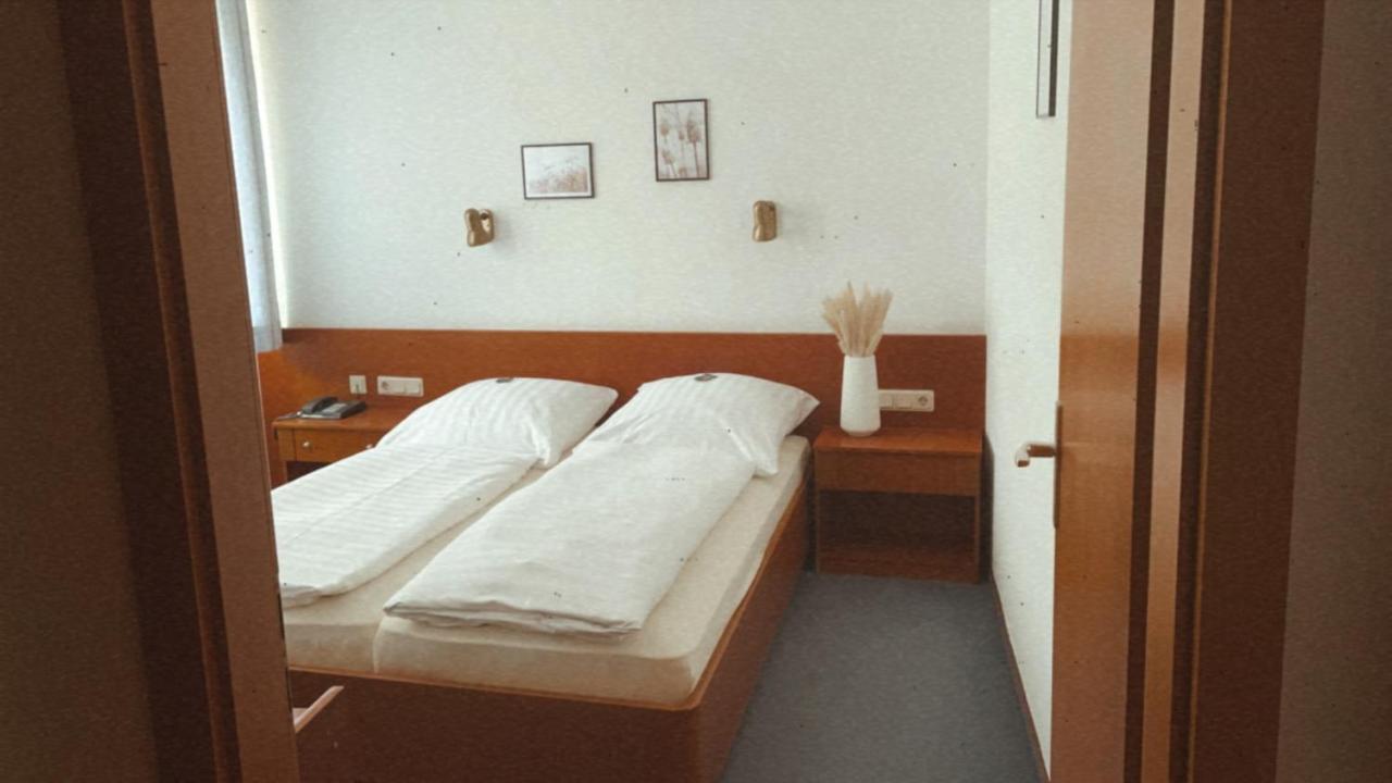 Hotel Zur Sonne Kirchhain Exterior photo